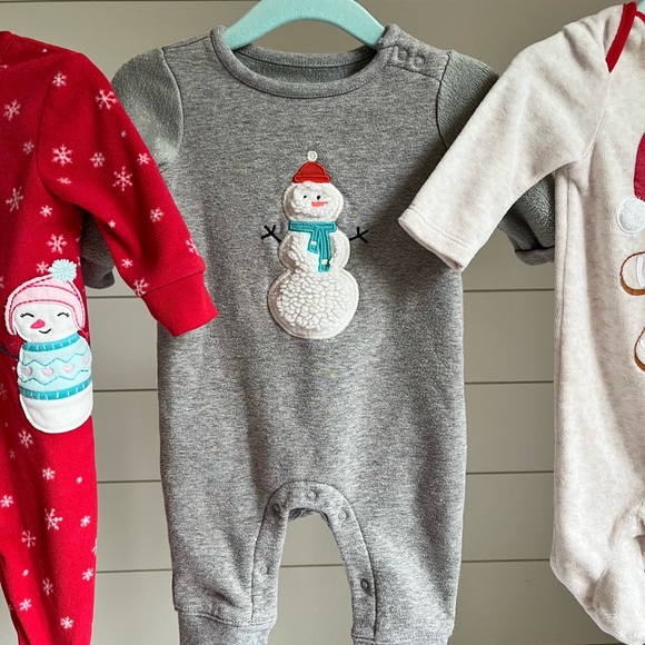 Holiday onesie lot 0-3 months - Picture 3 of 5